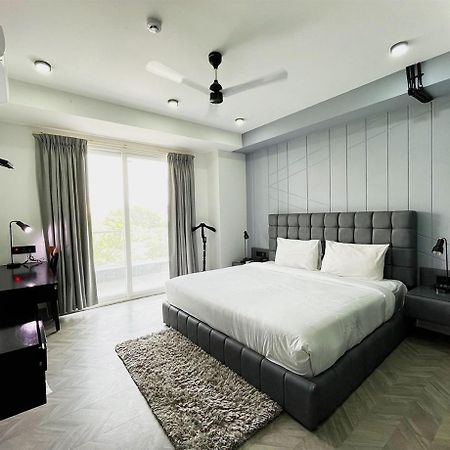 Bedchambers Serviced Apartments - Cyber City Gurgaon Eksteriør bilde